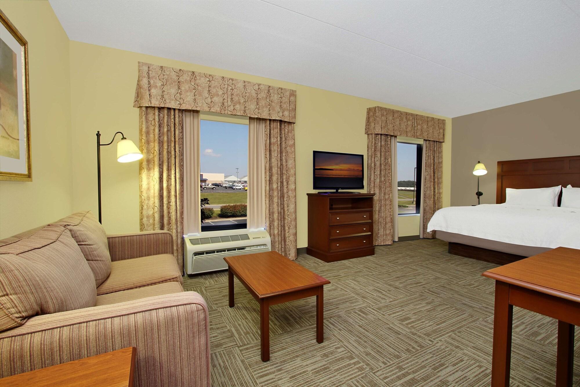 Hampton Inn & Suites Madisonville Exterior photo