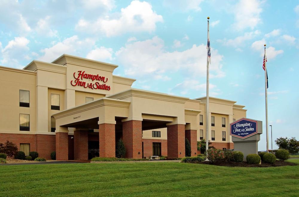 Hampton Inn & Suites Madisonville Exterior photo